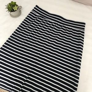 👗🎀GAP Striped Maxi Skirt